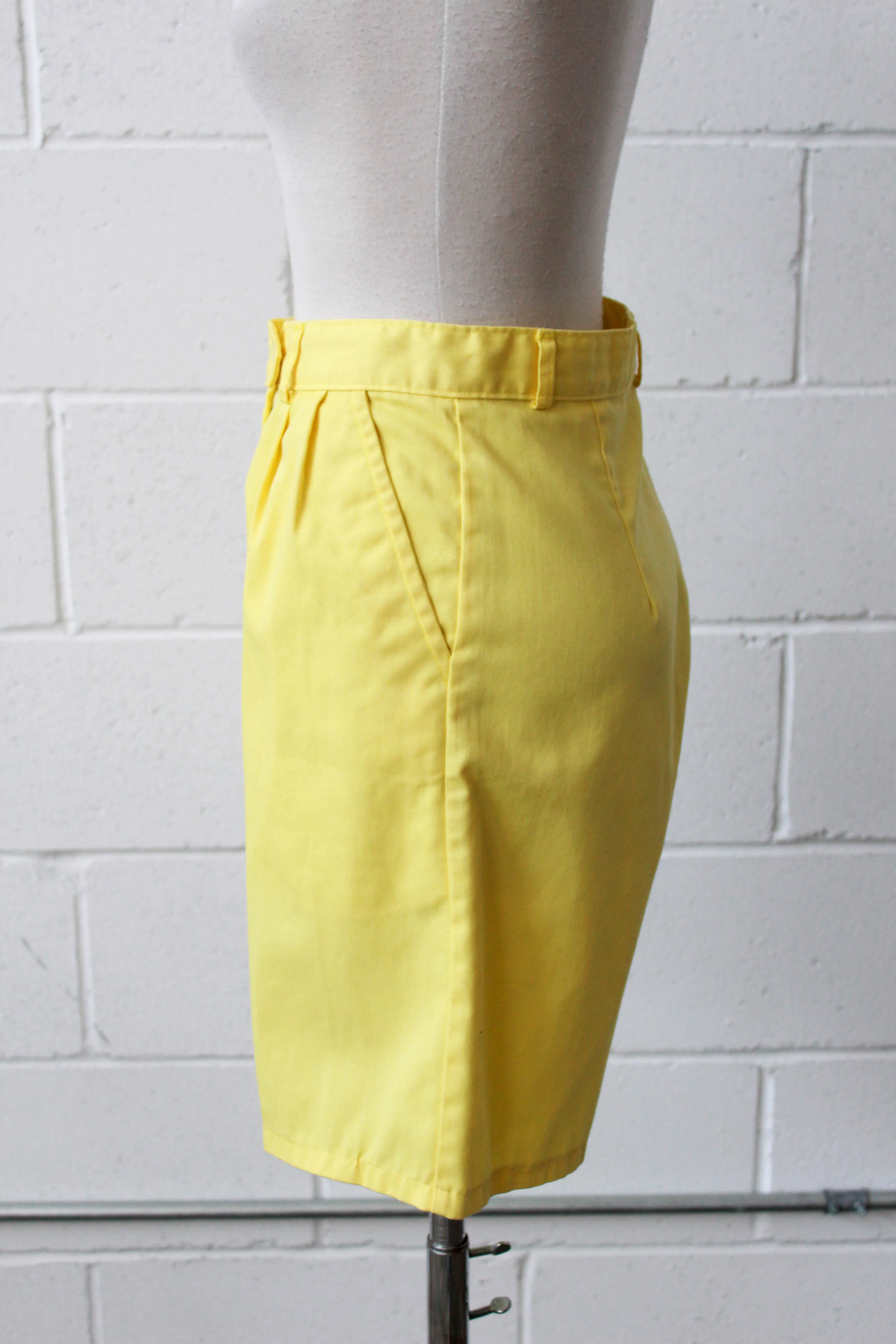 1980s Yellow High Waisted Shorts, Waist 28"