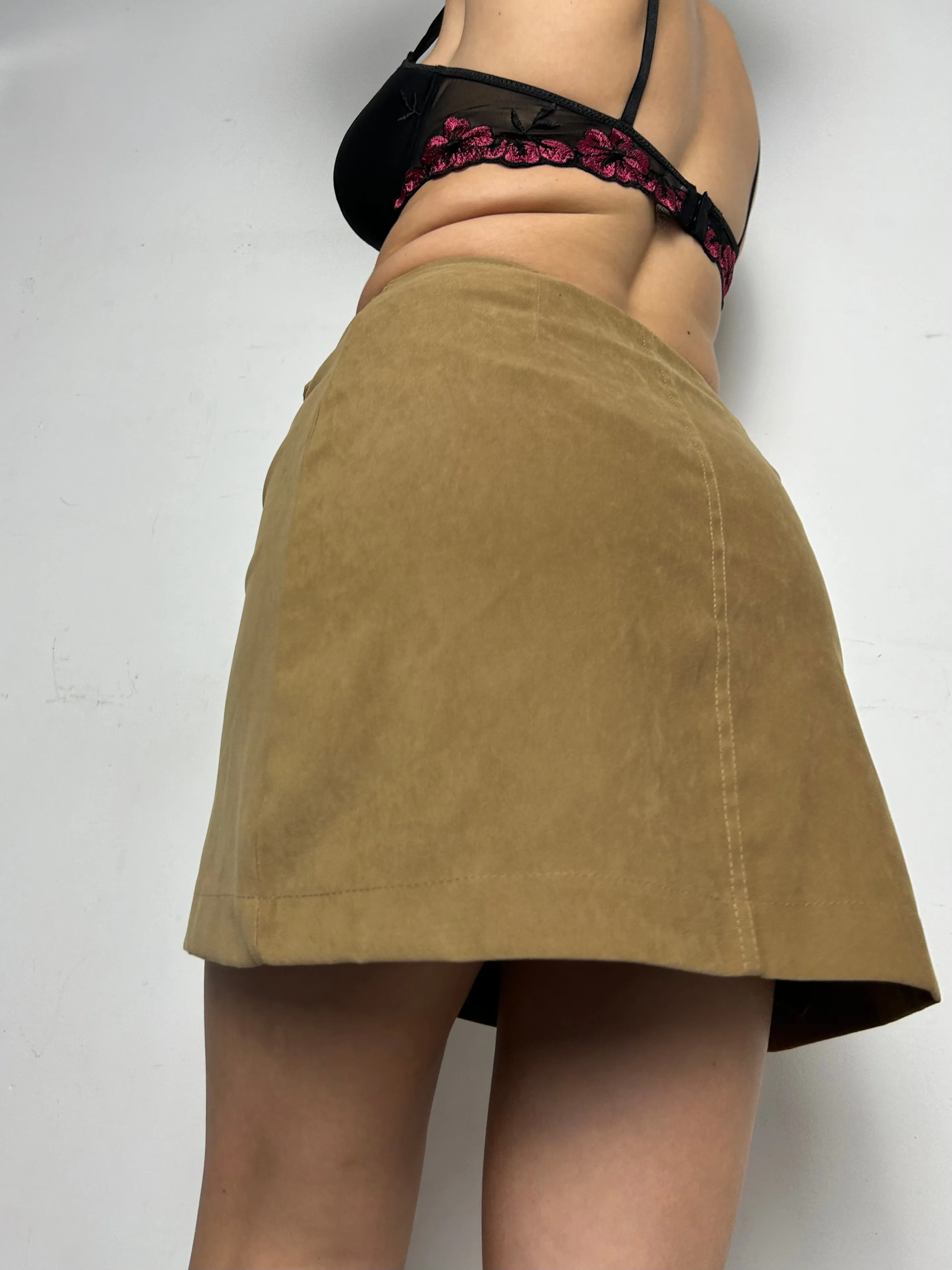 Camel suede mid rise y2k 90s vintage mini skirt (S)