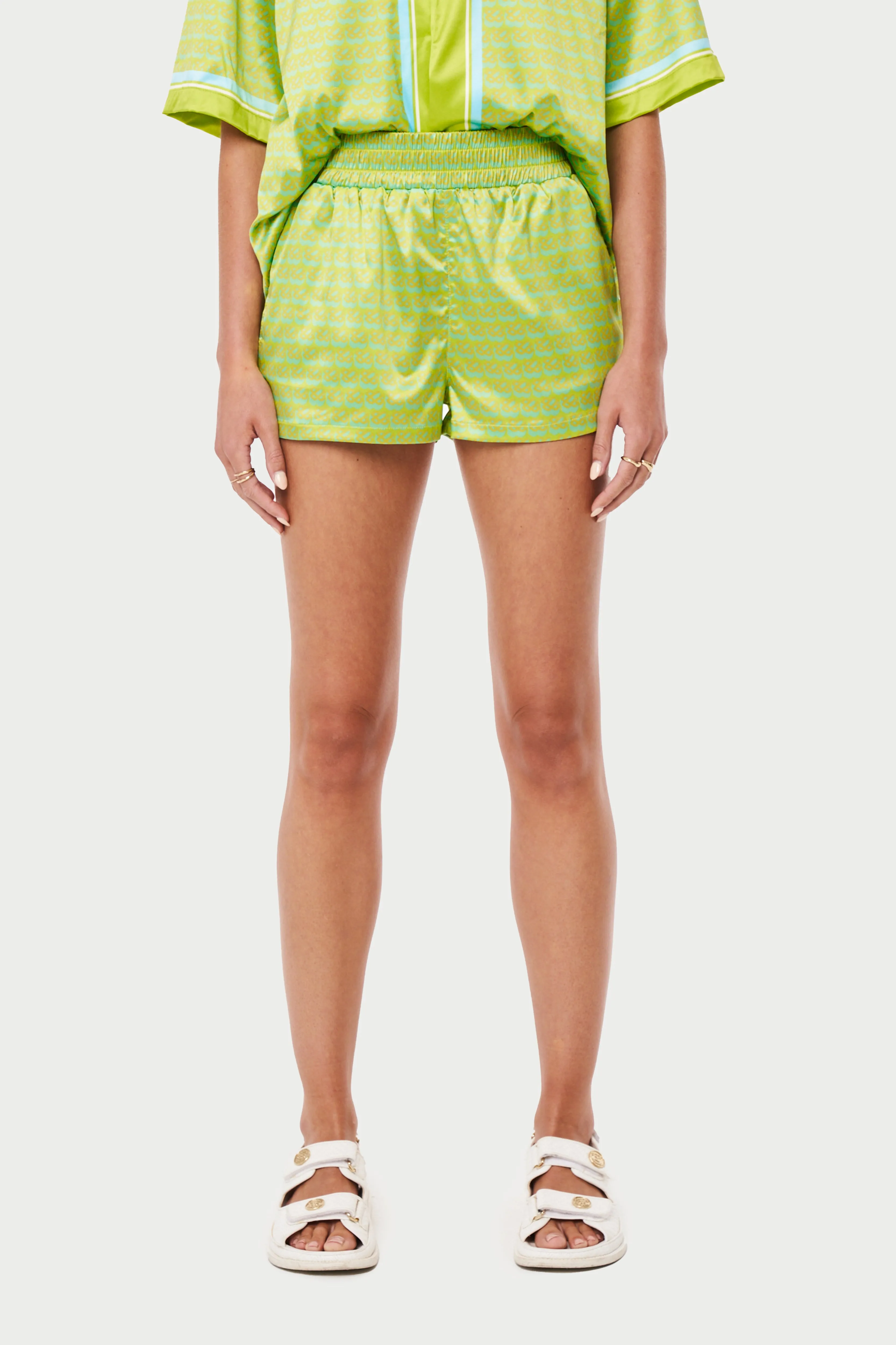 EMBLEM PRINTED RESORT SHORTS - YELLOW