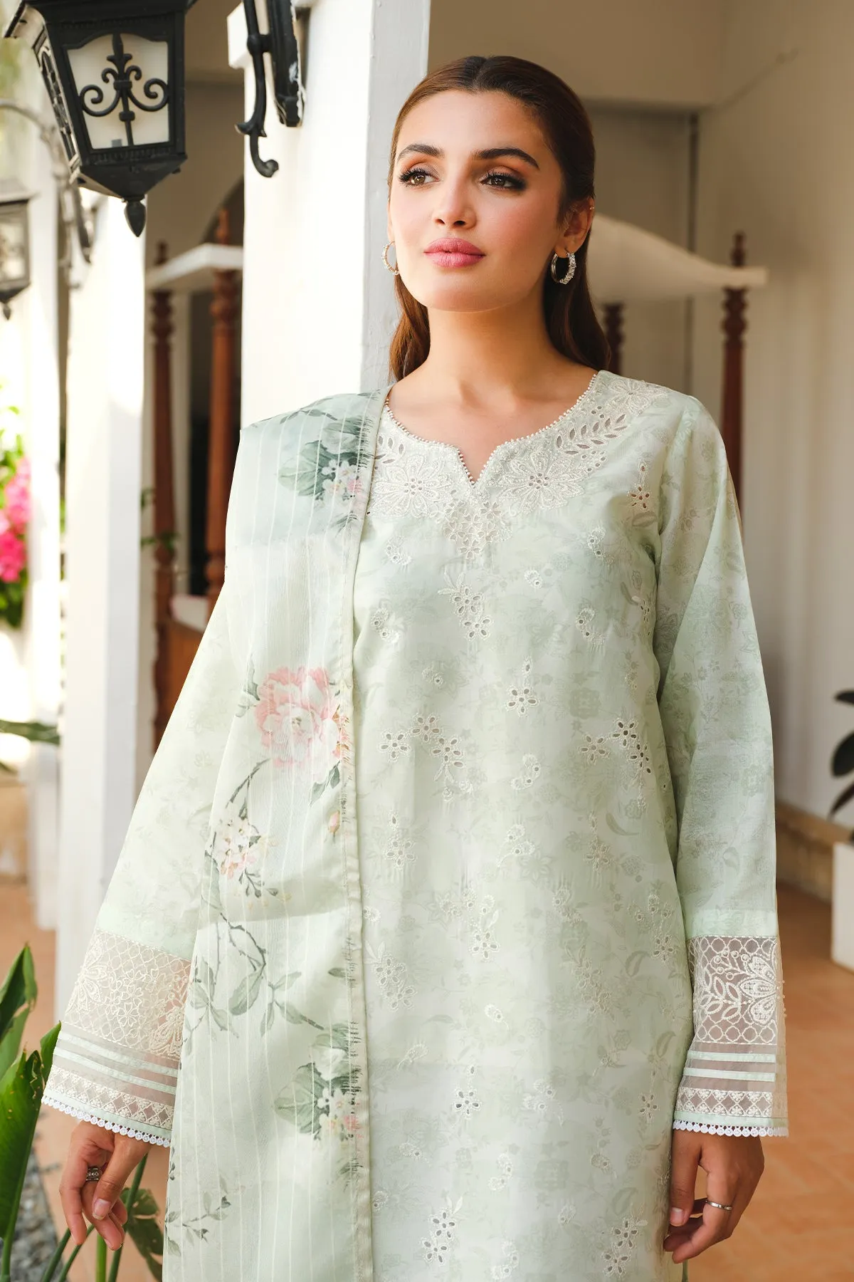 EMBROIDERED PRINTED LAWN UF-659