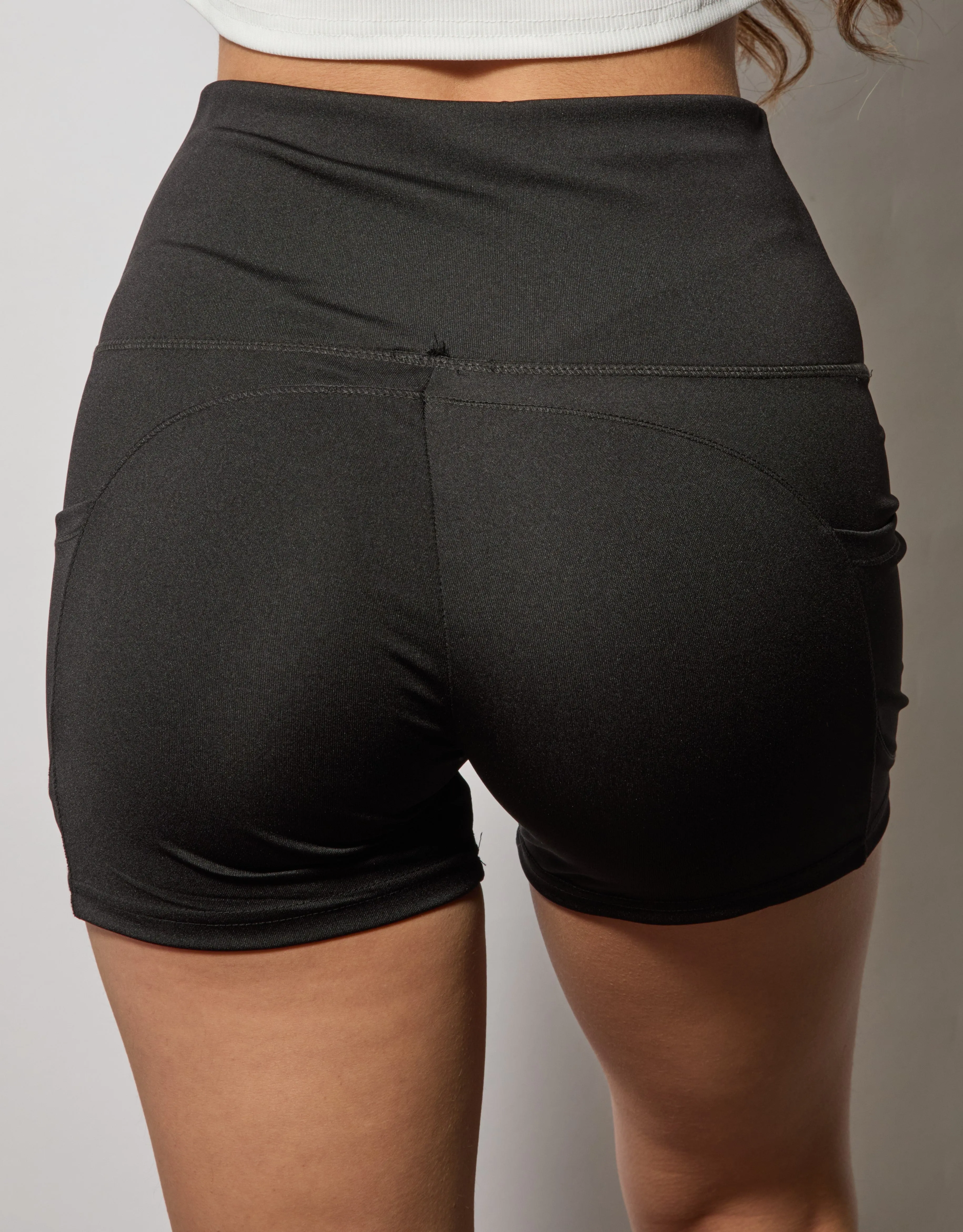 High Waist Athletic Biker Shorts With Side Pockets - Black