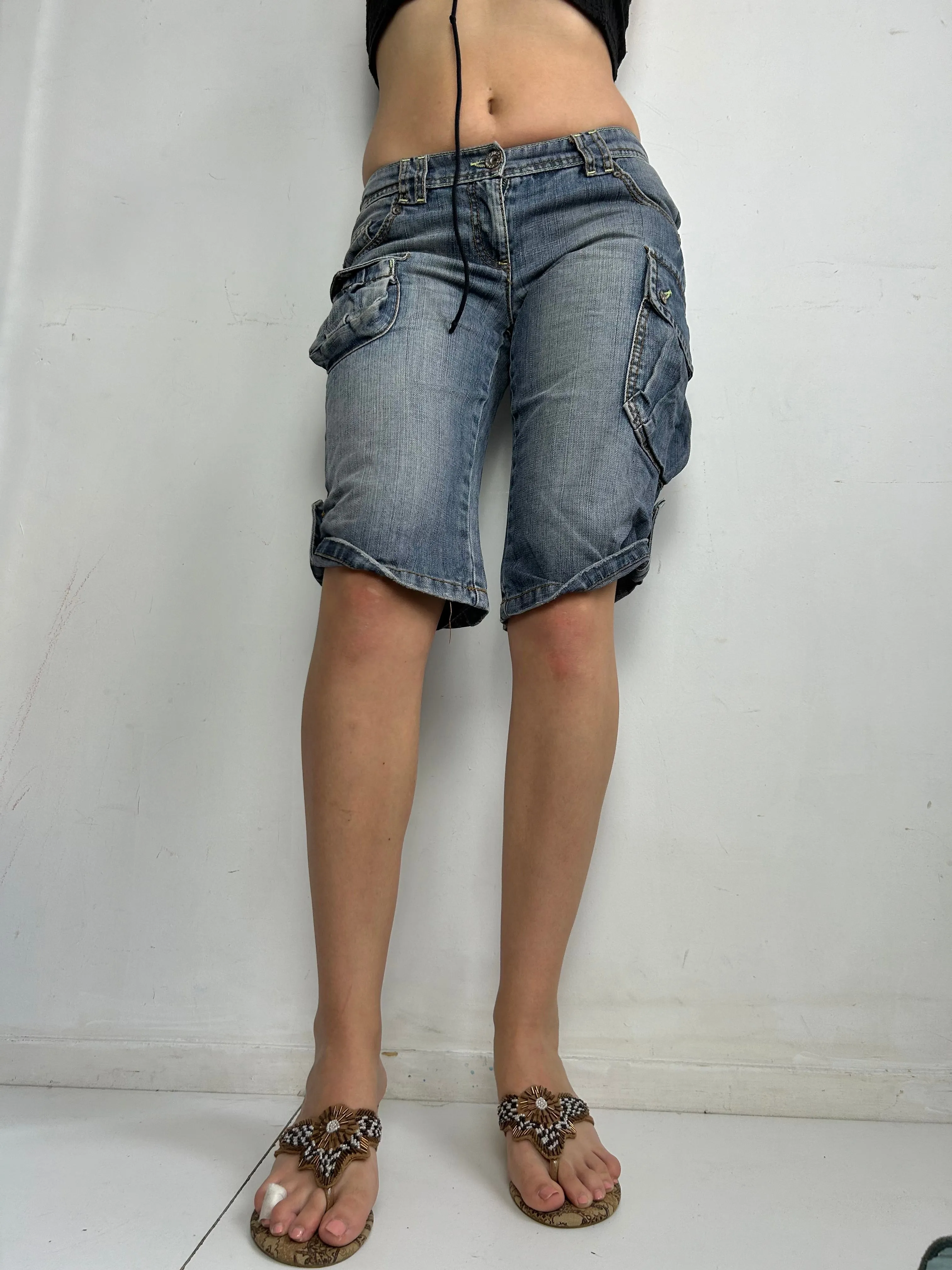 Navy low rise cargo jorts / capri pants (S)