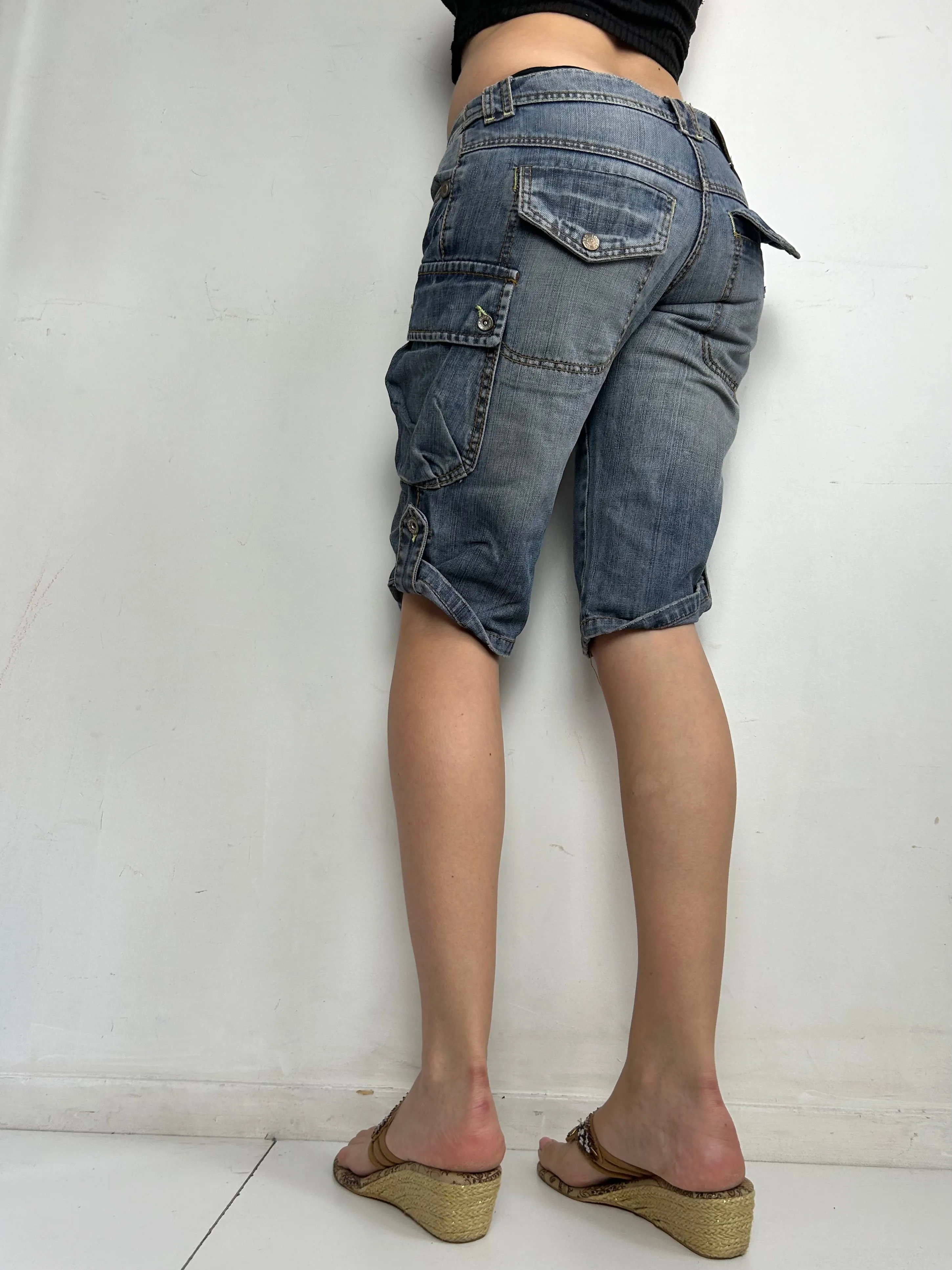 Navy low rise cargo jorts / capri pants (S)