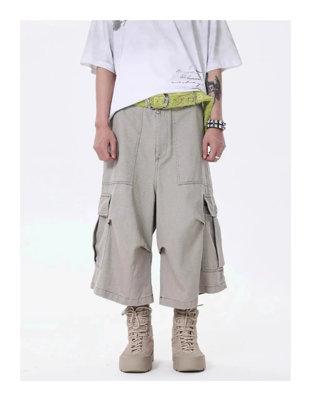 Wide-leg Calf-length Cargo Shorts